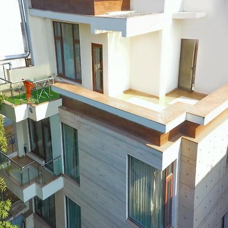 Lime Tree Hotel Sushant Lok Gurgaon Sector 29 Next To Iffco Chowk Metro מראה חיצוני תמונה