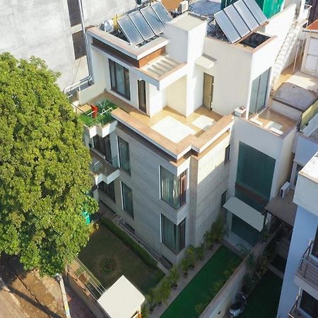 Lime Tree Hotel Sushant Lok Gurgaon Sector 29 Next To Iffco Chowk Metro מראה חיצוני תמונה