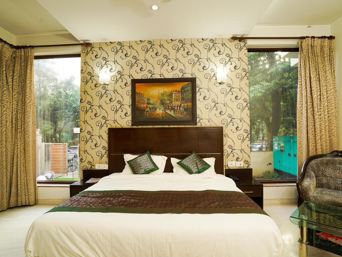 Lime Tree Hotel Sushant Lok Gurgaon Sector 29 Next To Iffco Chowk Metro מראה חיצוני תמונה