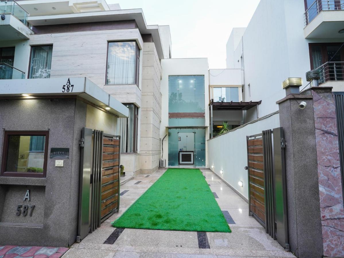 Lime Tree Hotel Sushant Lok Gurgaon Sector 29 Next To Iffco Chowk Metro מראה חיצוני תמונה
