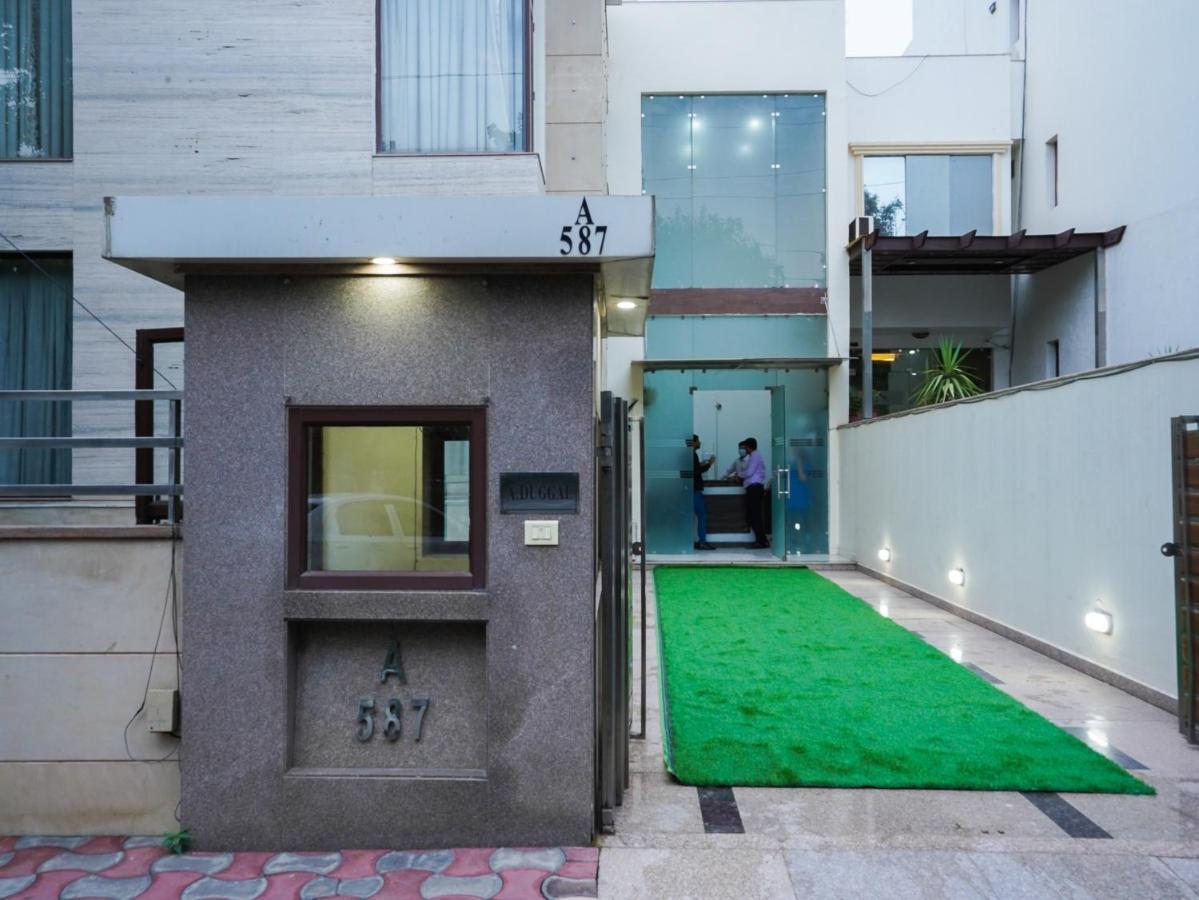 Lime Tree Hotel Sushant Lok Gurgaon Sector 29 Next To Iffco Chowk Metro מראה חיצוני תמונה