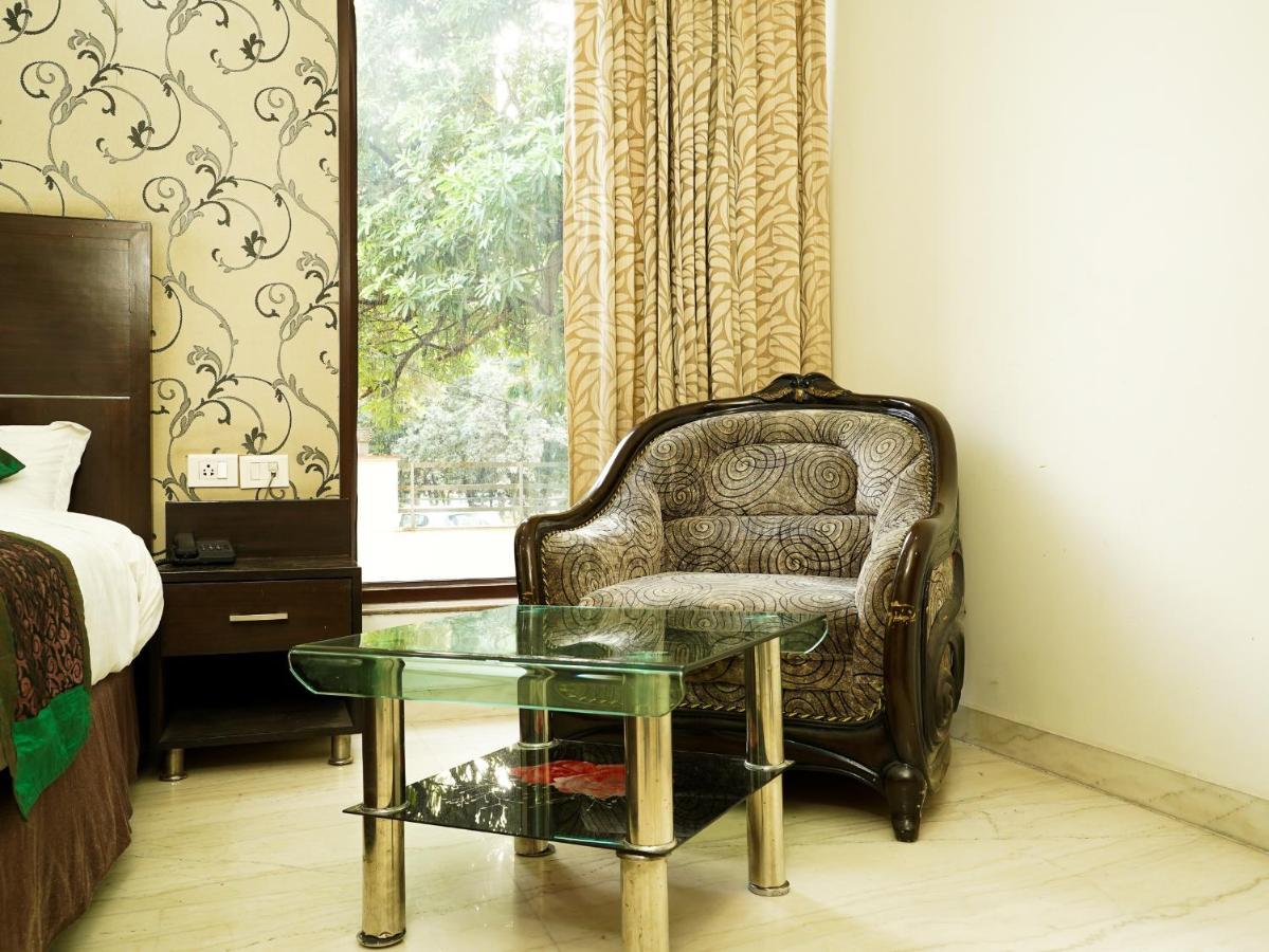 Lime Tree Hotel Sushant Lok Gurgaon Sector 29 Next To Iffco Chowk Metro מראה חיצוני תמונה