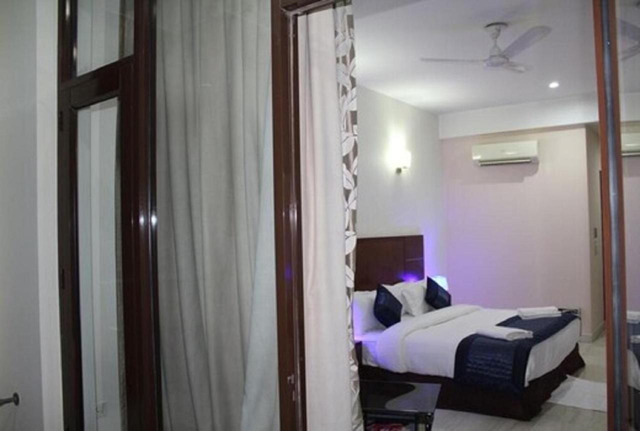 Lime Tree Hotel Sushant Lok Gurgaon Sector 29 Next To Iffco Chowk Metro מראה חיצוני תמונה