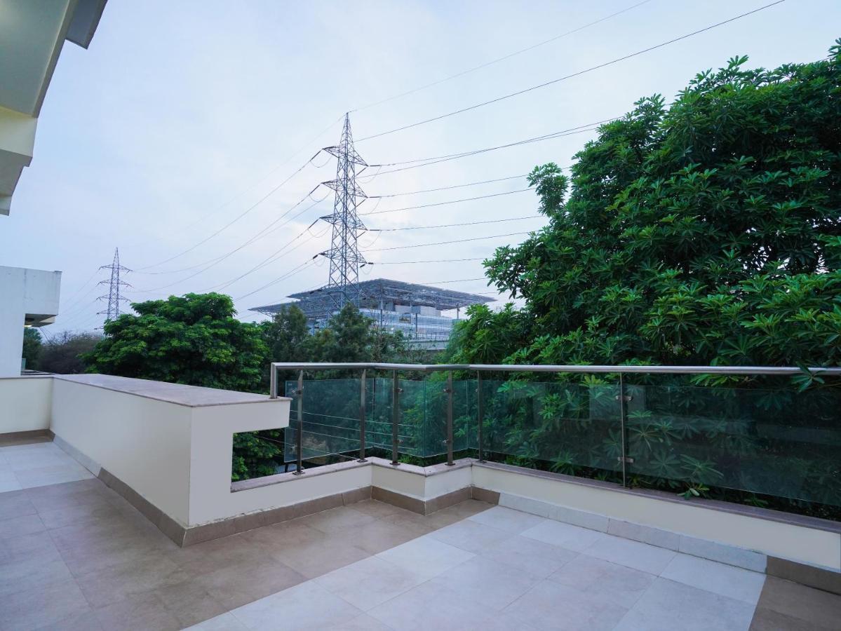 Lime Tree Hotel Sushant Lok Gurgaon Sector 29 Next To Iffco Chowk Metro מראה חיצוני תמונה