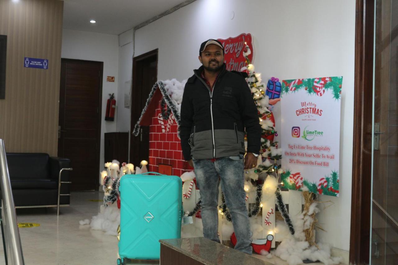Lime Tree Hotel Sushant Lok Gurgaon Sector 29 Next To Iffco Chowk Metro מראה חיצוני תמונה