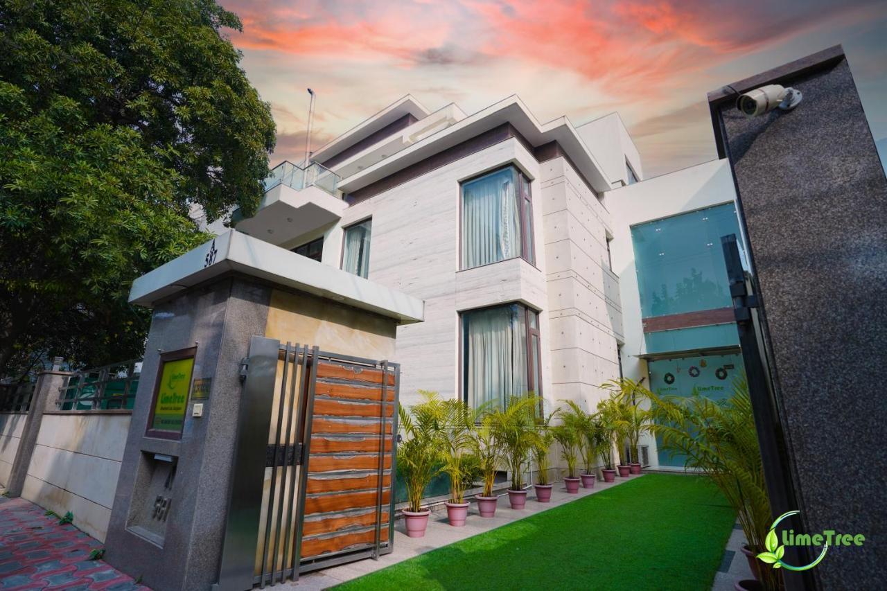 Lime Tree Hotel Sushant Lok Gurgaon Sector 29 Next To Iffco Chowk Metro מראה חיצוני תמונה